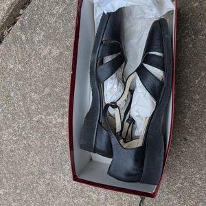 Salvatore Ferragamo Black Leather Sandals 8M